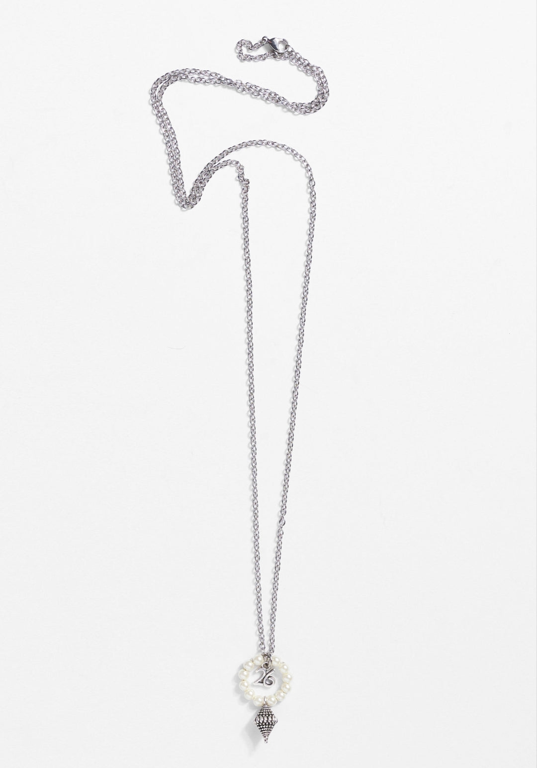 Γούρι χειροποίητο με πέρλες Dpar ασημί