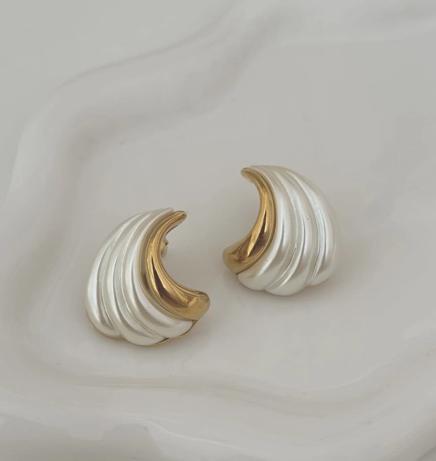 Ατσάλινα σκουλαρίκια με λευκό σμάλτο