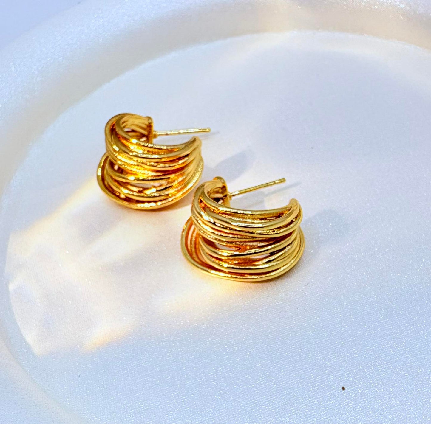 ατσάλινα σκουλαρίκια με πολλές σειρές χρυσό χρώμα