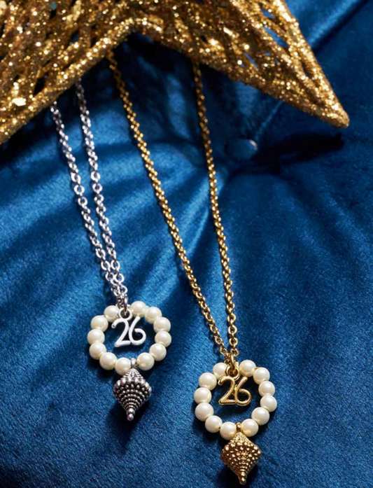 Γούρι χειροποίητο με πέρλες Dpar επίχρυσο