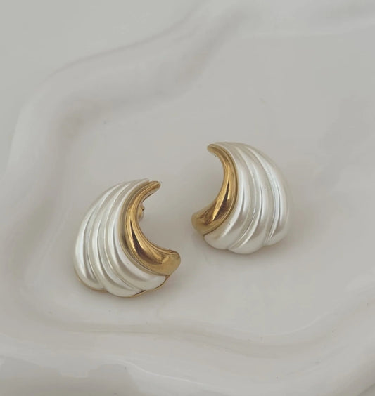 Ατσάλινα σκουλαρίκια με λευκό σμάλτο