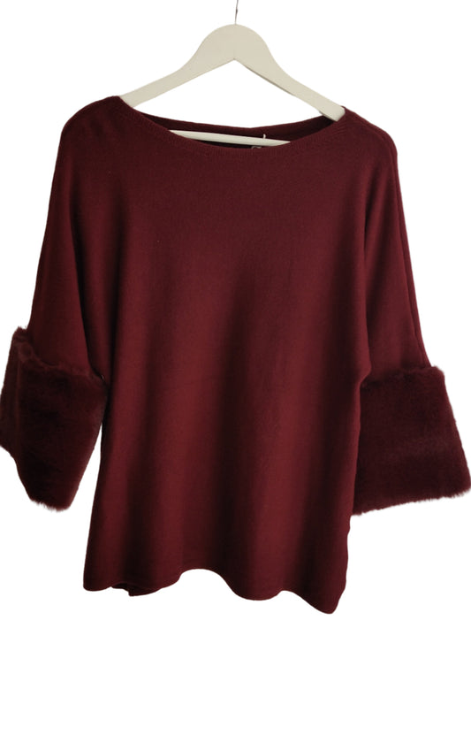 πλεκτό με γούνα στα μανίκια μπορντώ